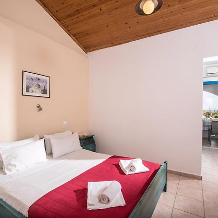 Hotel Aglaia Каламаки Екстериор снимка