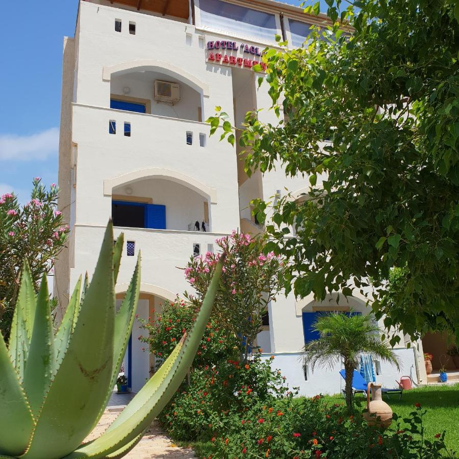 Hotel Aglaia Каламаки Екстериор снимка