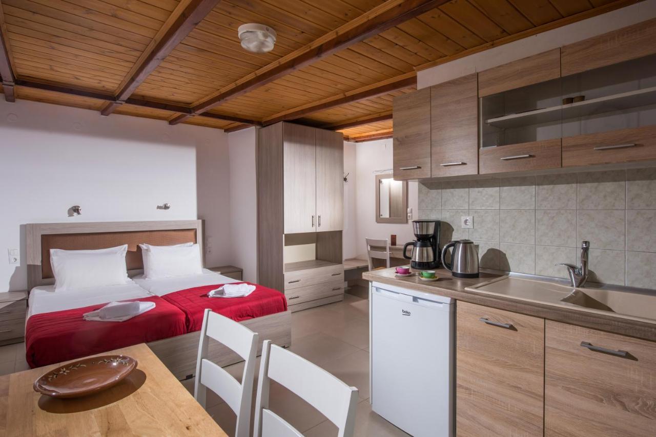 Hotel Aglaia Каламаки Екстериор снимка
