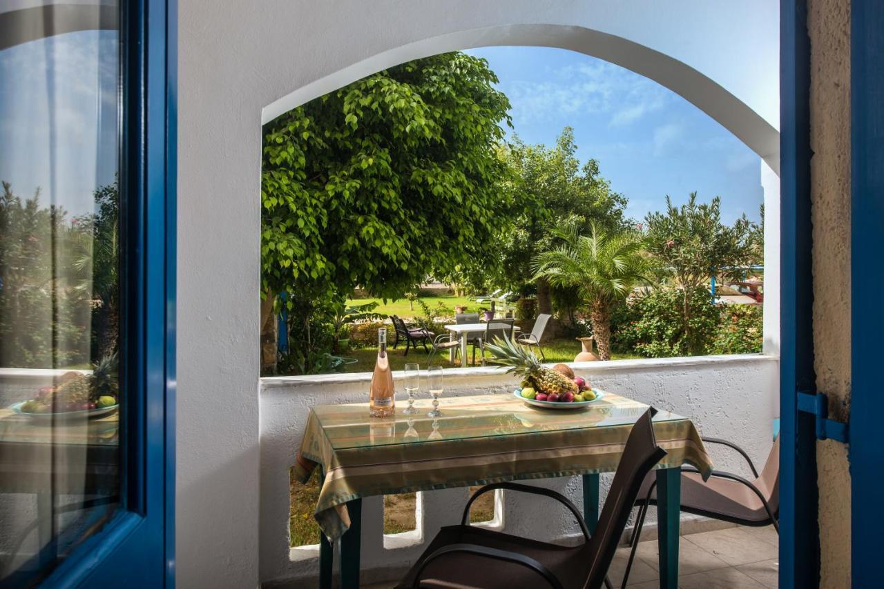 Hotel Aglaia Каламаки Екстериор снимка