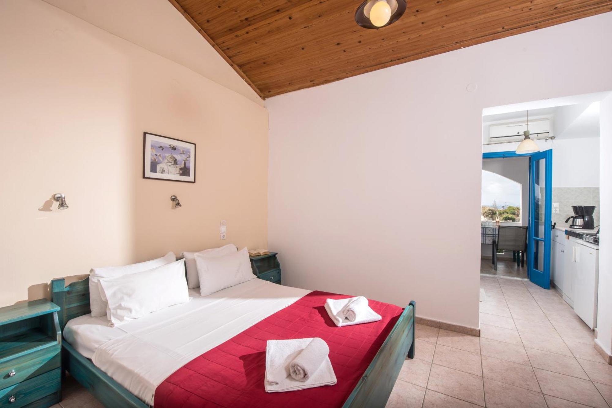 Hotel Aglaia Каламаки Екстериор снимка