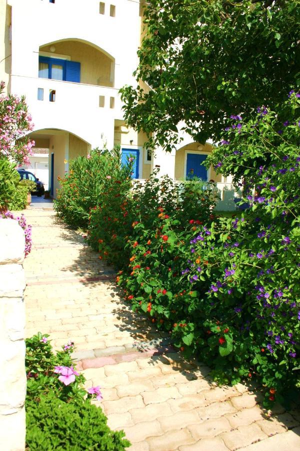 Hotel Aglaia Каламаки Екстериор снимка